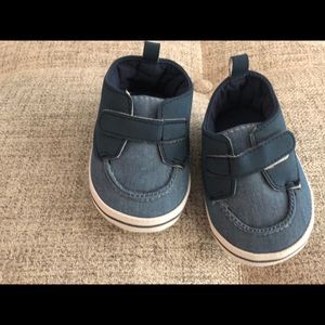 NWOT baby shoes
